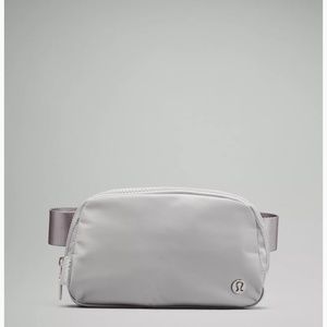 NWT Lululemon Everywhere Belt Bag “Silver Drop”